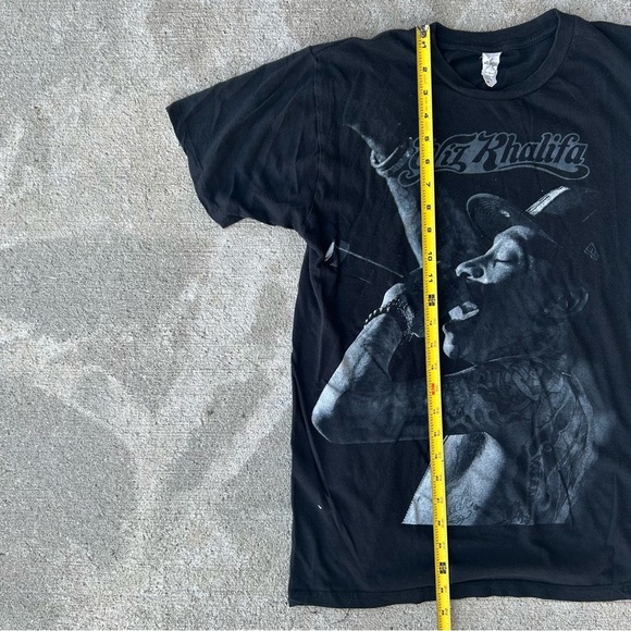 Wiz Khalifa Black Graphic Tee with Artist Design - Picture 4 of 6